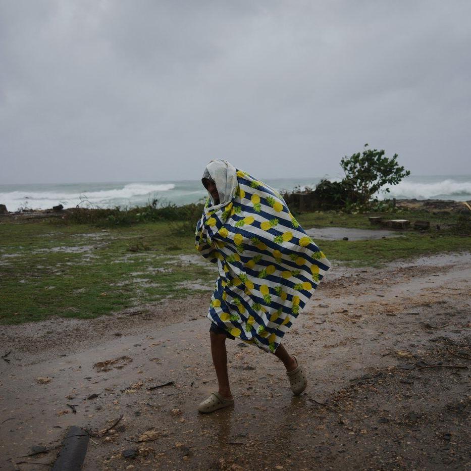 Hurricane Melissa charges toward Cuba after pummeling Jamaica with historic power
